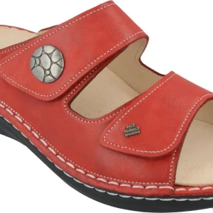 Moorea Donna Kennedy red