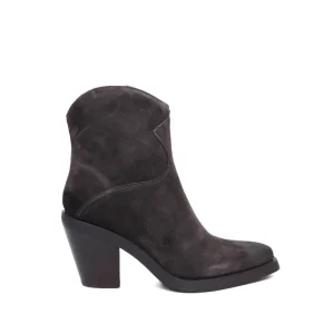 Ash Tronchetto Judy03